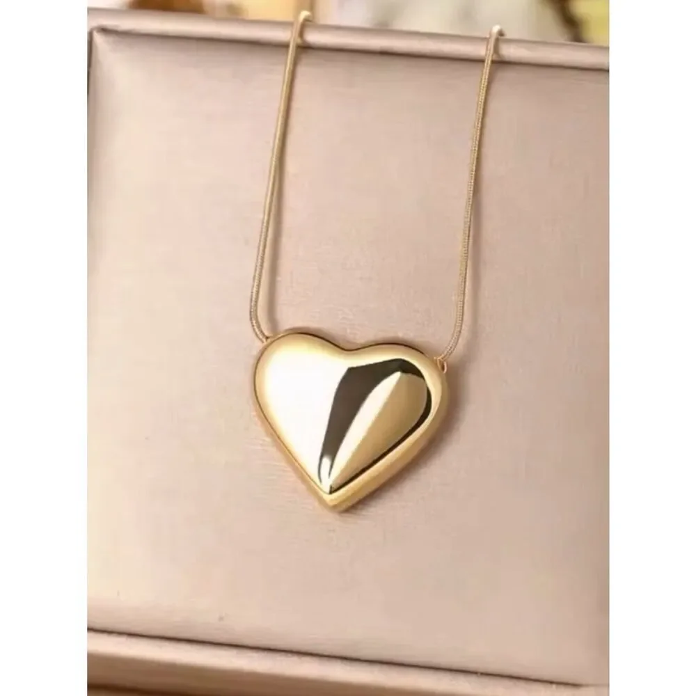 Minimalist 3D Heart Pendant Necklace 18k Ion-Plated Stainless Steel Snake Chain